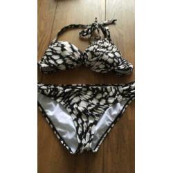 Mooie zwart wit bikini maat 40/42 85B