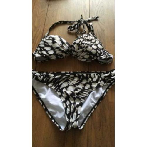 Mooie zwart wit bikini maat 40/42 85B