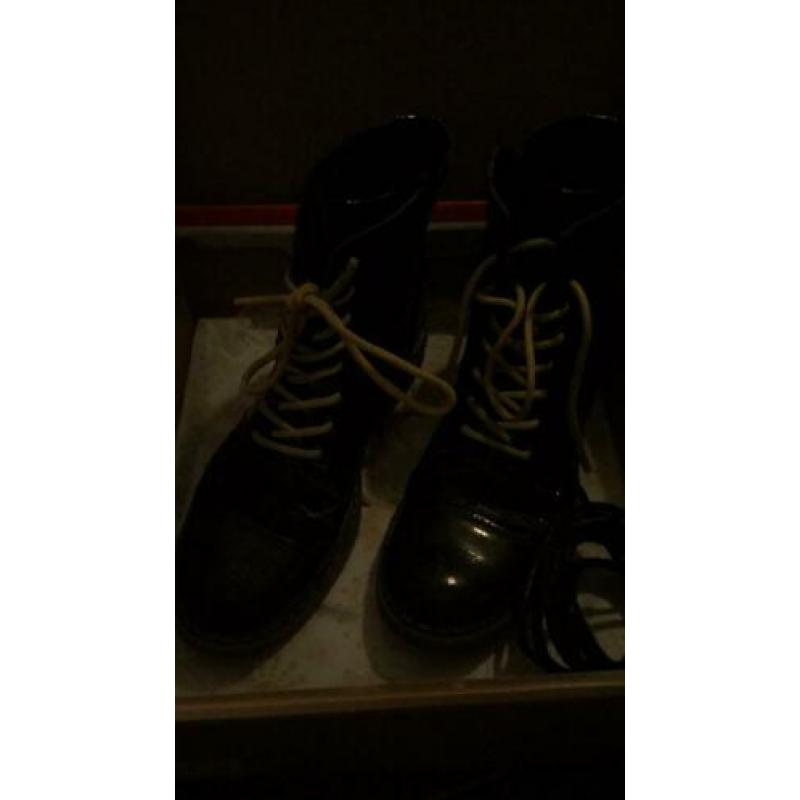 Muyters laarsjes enkellaarzen biker boots zwart lak mt 38