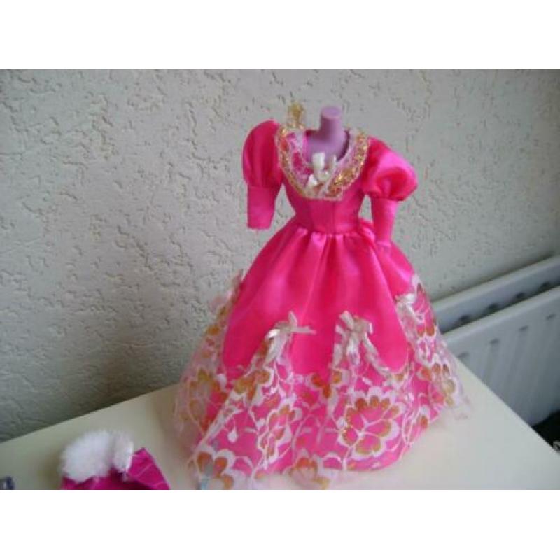 10 del barbie set met lange roze galajurk jas tas shirt broe