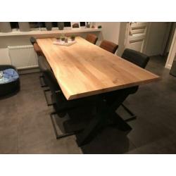 Massief eiken boomstamtafel / Eiken tafels op maat gemaakt