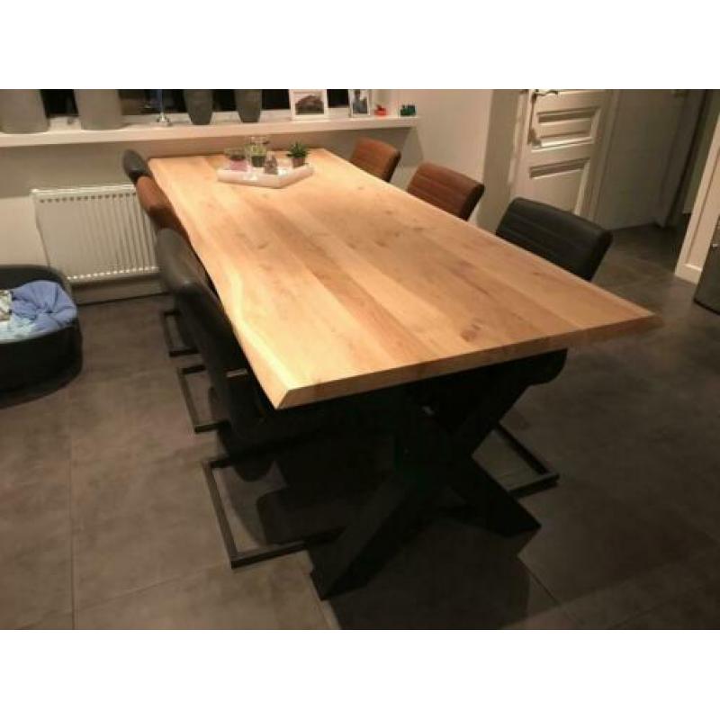 Massief eiken boomstamtafel / Eiken tafels op maat gemaakt