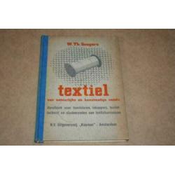 Textiel - Handboek voor handelaren, inkoopers etc. 1944 !!