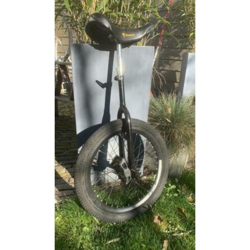 Eenwieler 20 inch zwart