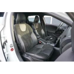 Volvo V40 2.0 D2 R-DESIGN BUSINESS SPORT XENON TREKHAAK WIT