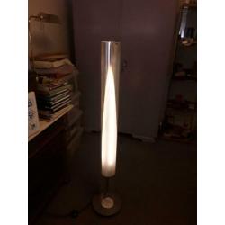 Design lamp buisvormig, staande, glas en metaal