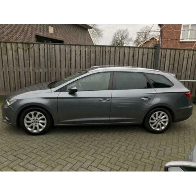 Seat Leon ST 1.6 TDI H6 Ecomotive Lease Sport Navigatie, 1/2