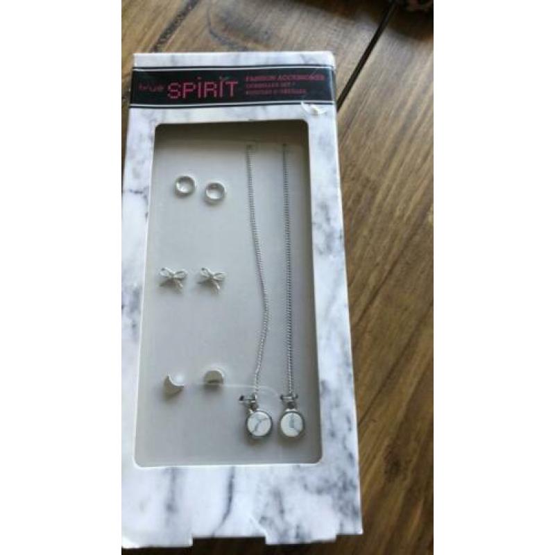 Nieuw TRUE SPIRIT SIERADEN SET