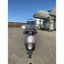 Scooter te koop van het merk nimoto.