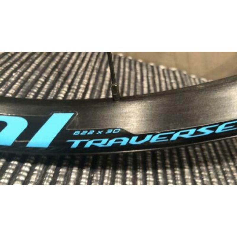 Specialized Roval traverse 29 30mm