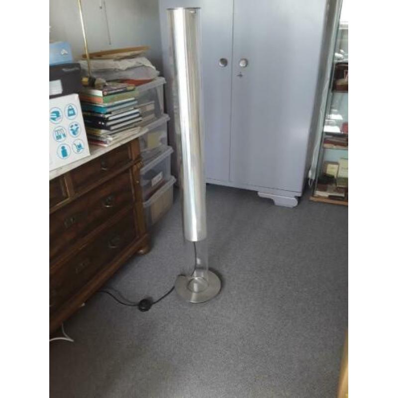 Design lamp buisvormig, staande, glas en metaal