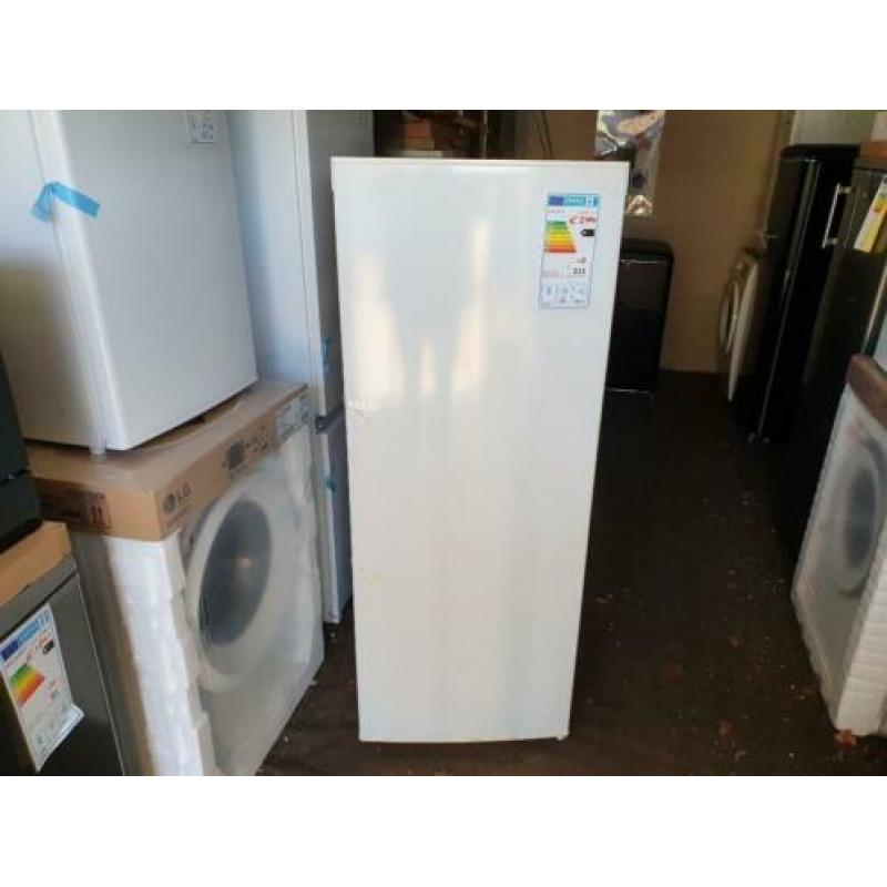 Nieuwe 5 laden vrieskasten 142 x 55 cm 157 liter energie A+