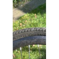 Eenwieler 20 inch zwart