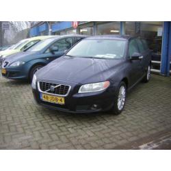 Volvo V70 2.0D Limited Edition NL-auto met logische km's!!!