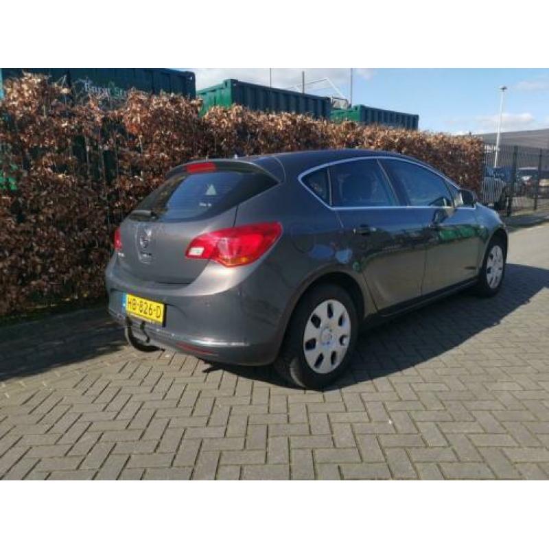 Opel Astra 120pk Turbo Blitz (NAV/LMV/T.haak/1ste eig.)