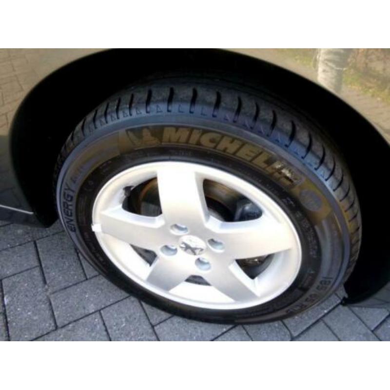 Peugeot 207 HB 5 deurs 1.4 VTi + Trekhaak - LMV