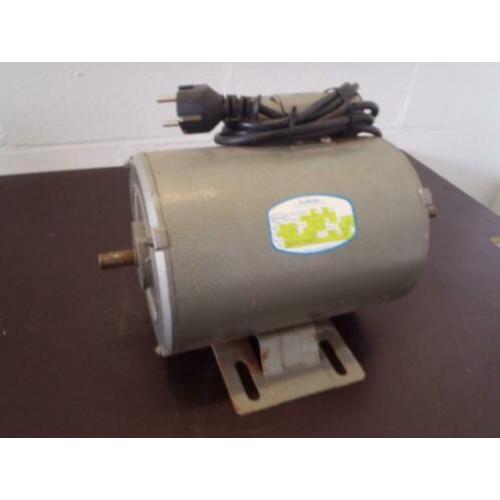00998 Lichtnet elektromotor 0.74 KW 2800 toeren 220 volt