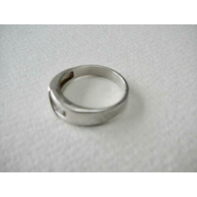 Mat en glans zilveren mooie ring 18.5 mm +steentje 925zilver