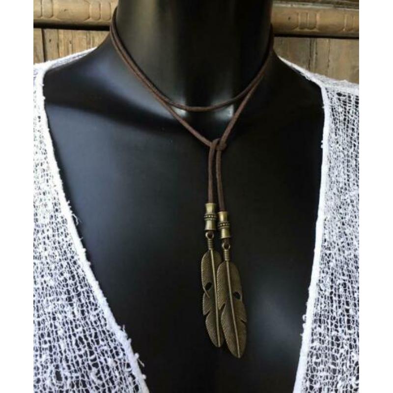 Boho chic Ibiza festival ketting met veer hanger