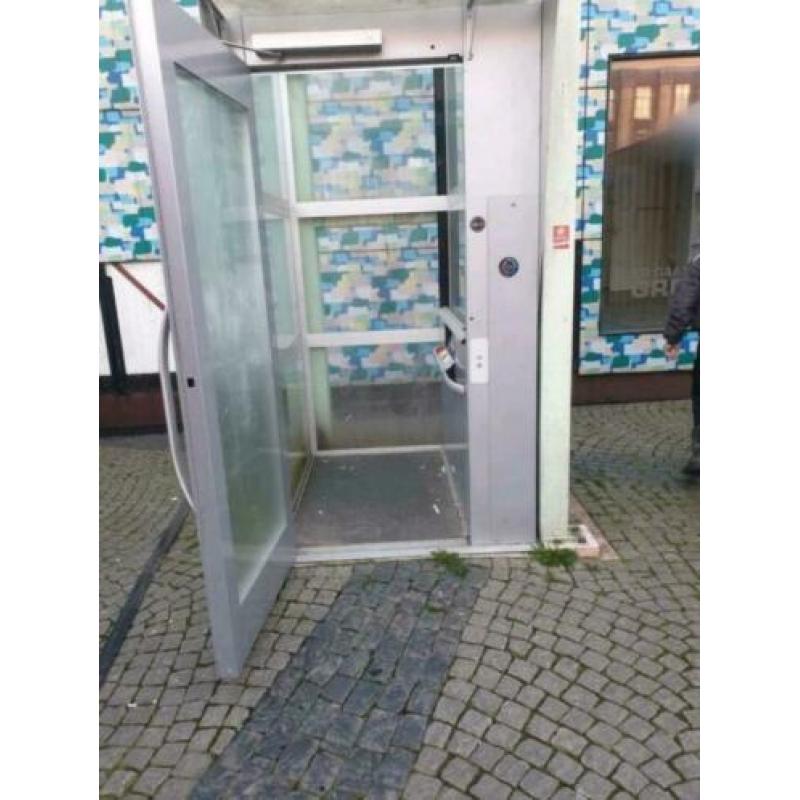 Complete Personenlift volledig uit glas