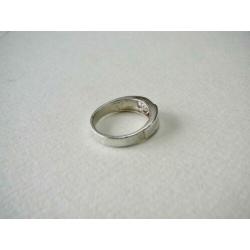 Mat en glans zilveren mooie ring 18.5 mm +steentje 925zilver