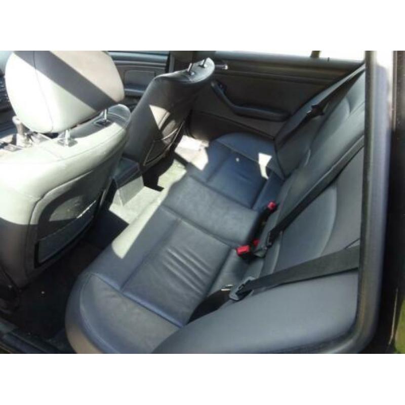 BMW 3-serie Touring 320i Special Executive AIRCO/cruise/LEER