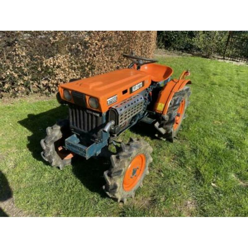 Kubota B7000 4WD 15 PK minitractor