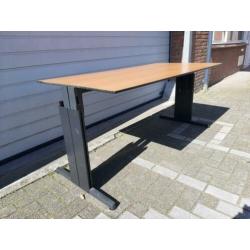 6 stuks Ypso bureau bureaus kantoor tafel zwart beuken