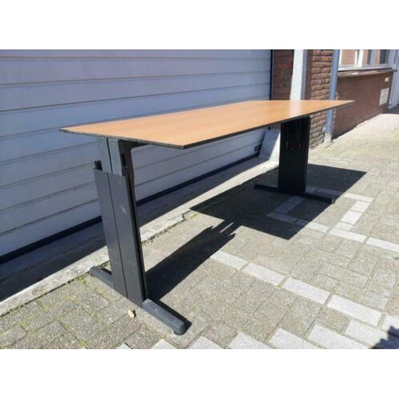 6 stuks Ypso bureau bureaus kantoor tafel zwart beuken