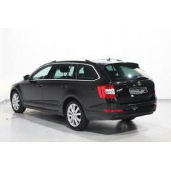 Skoda Octavia Combi 1.6 TDI 110 pk Ambition Bruin Lederen In