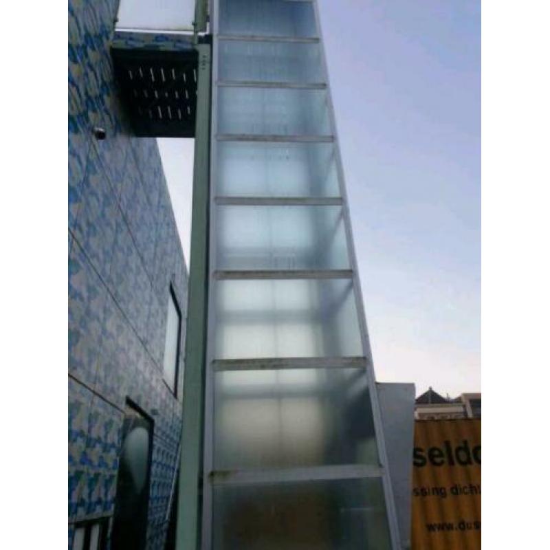 Complete Personenlift volledig uit glas