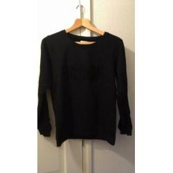 Zwarte sweater met tekst??L/trui??42