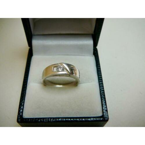 Mat en glans zilveren mooie ring 18.5 mm +steentje 925zilver