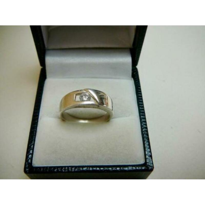 Mat en glans zilveren mooie ring 18.5 mm +steentje 925zilver
