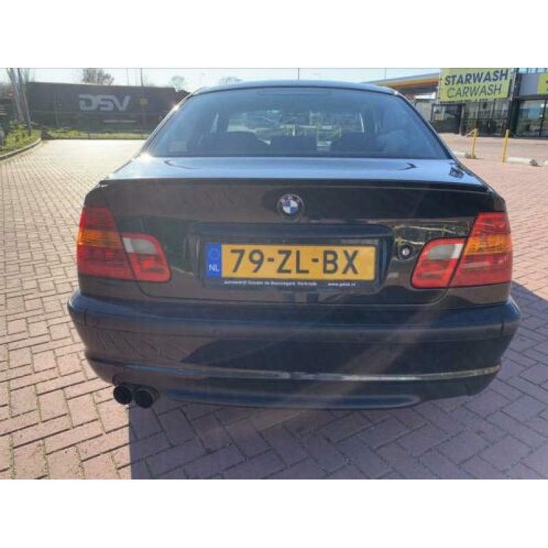 BMW 3-Serie 1.8 I 316 Facelift 2003 Zwart