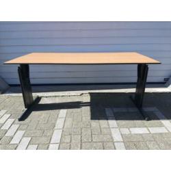 6 stuks Ypso bureau bureaus kantoor tafel zwart beuken