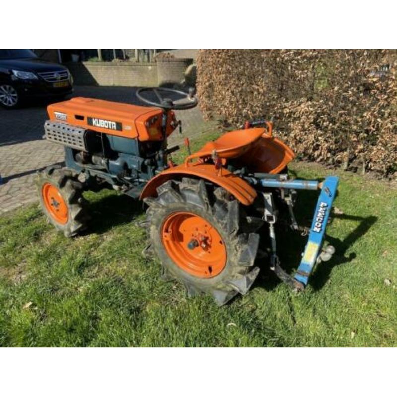 Kubota B7000 4WD 15 PK minitractor