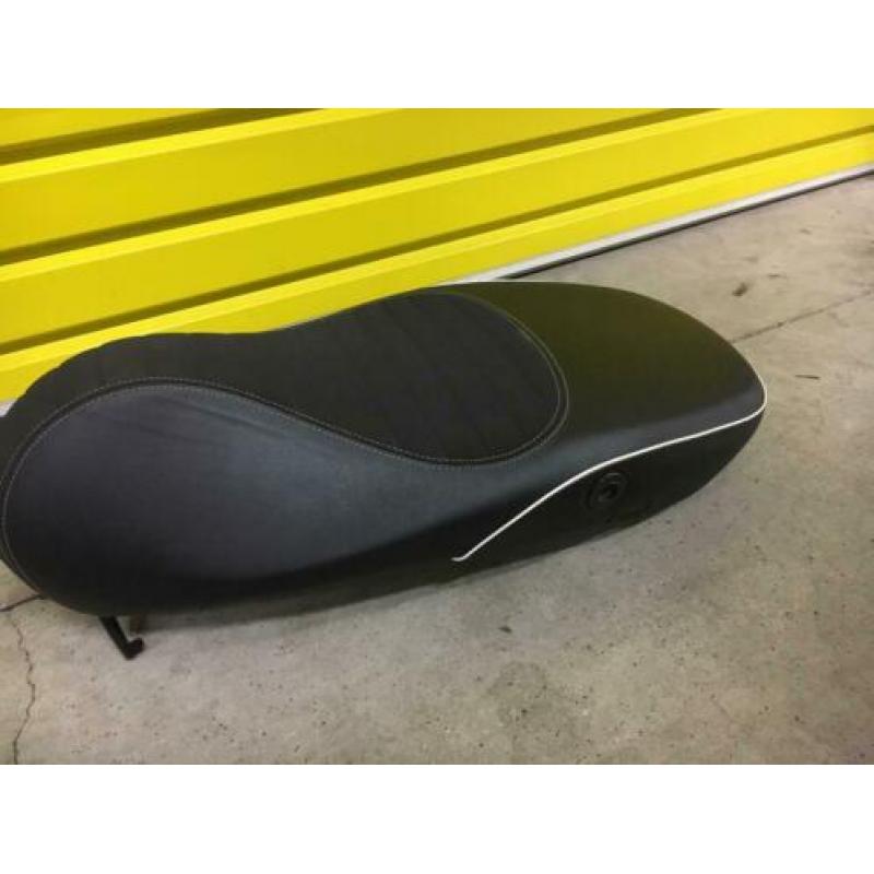 Vespa sprint (Primavera) zadel buddy seat 100% notte 2020