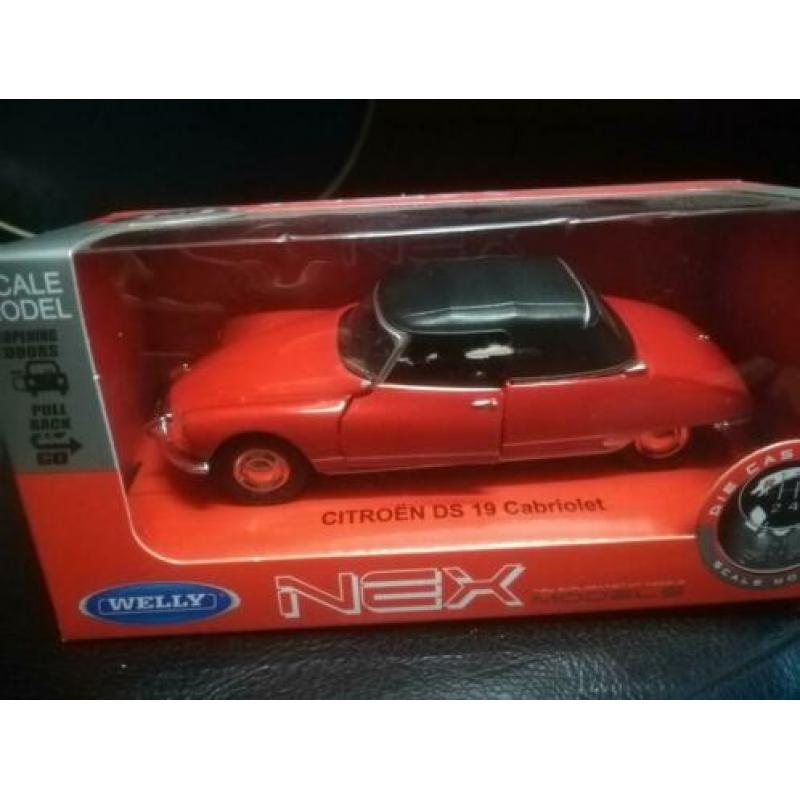 Citroen ds 19 cabriolet van Welly nex models
