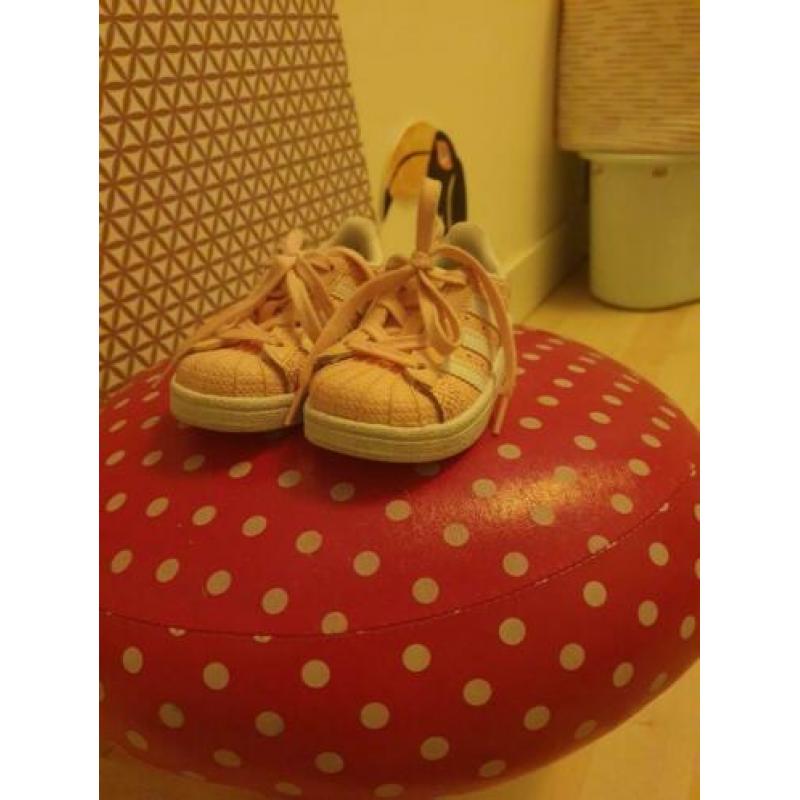 Adidas superstar meisjes maat 19