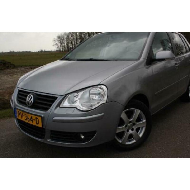 Volkswagen Polo 1.2-12V Trendline 5DRS AIRCO / CRUISE / LMV