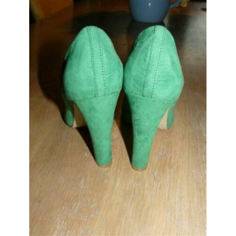 C448 Amigo mt 37 pumps groen suede plateau binnenin