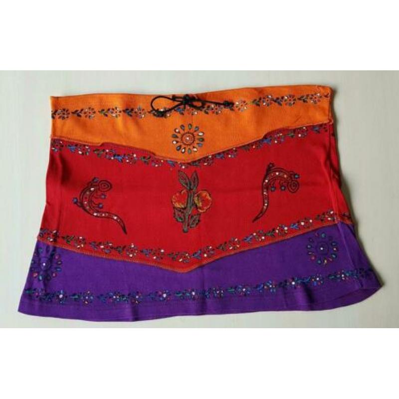 Super leuk rokje uit Nepal handbeschilderd rood oranje paars
