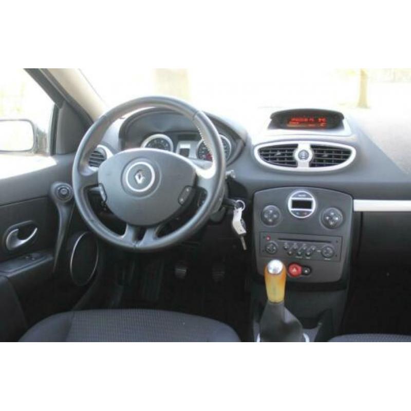 Renault Clio Estate 1.2 TCE Corporate, Airco!
