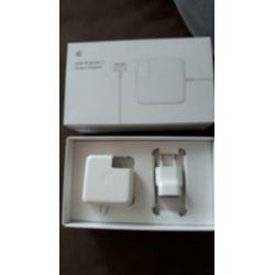 Pro Mac book half uurtje gebruikt (vergeten in vakantie)
