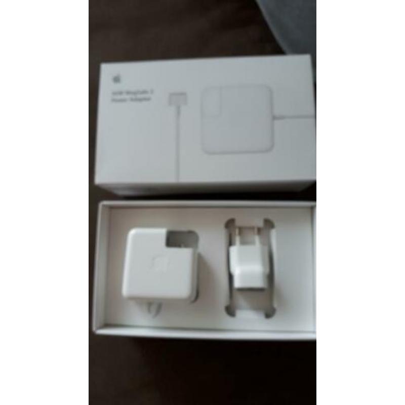 Pro Mac book half uurtje gebruikt (vergeten in vakantie)
