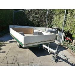 Geremde aanhangwagen