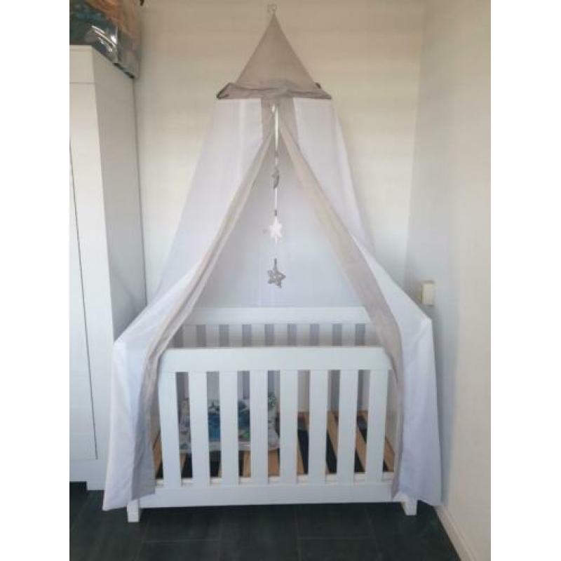 Baby kamer hoog glans wit