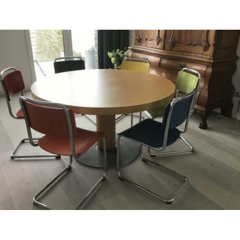 ronde eettafel van Arco