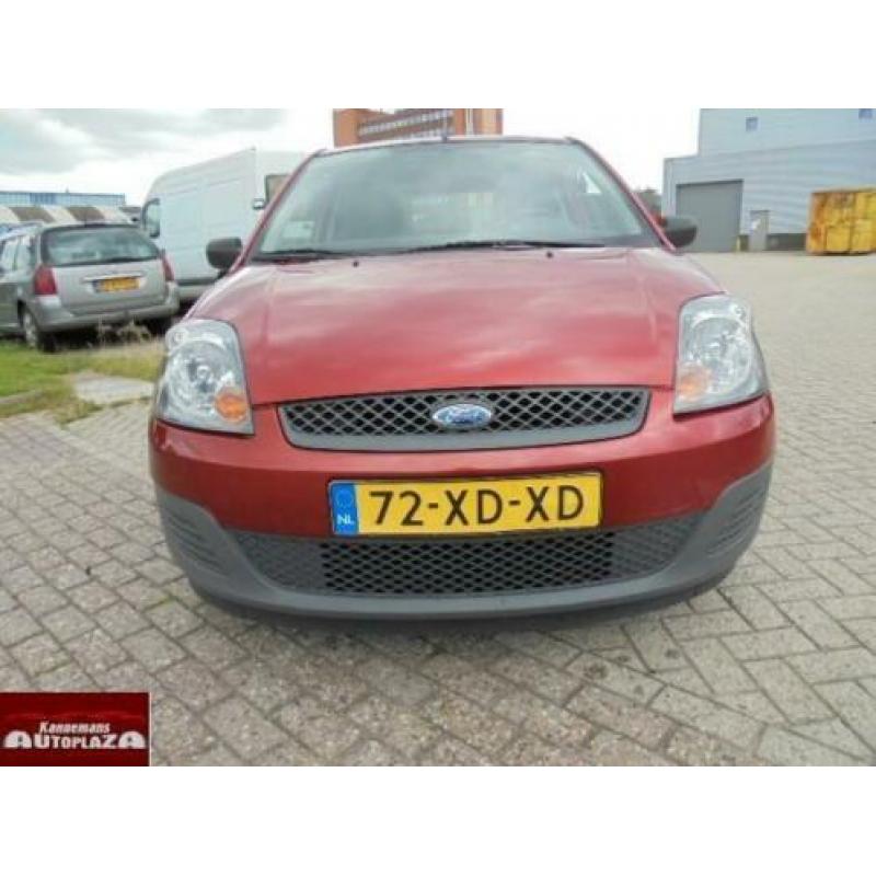 Ford Fiesta 1.3-8V Champion dealer onderhouden rijdt super